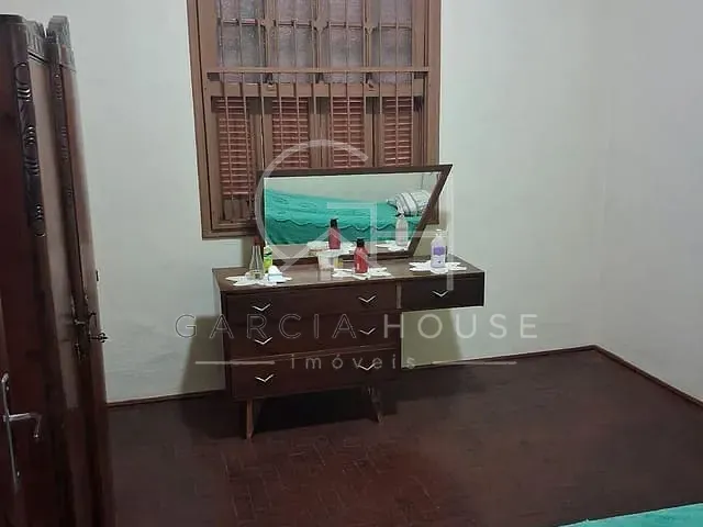 Casa 4 quartos e 2 banheiros, à venda, no bairro Vila Tibério em Ribeirão Preto