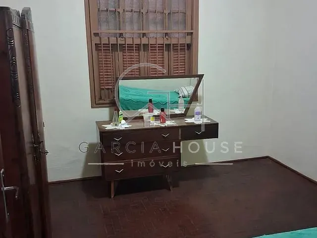 Casa 4 quartos e 2 banheiros, à venda, no bairro Vila Tibério em Ribeirão Preto