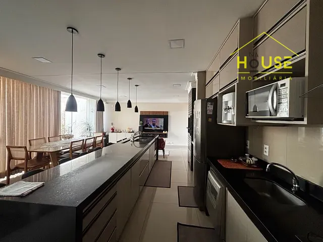 Casa com 250m² 3 quartos e 3 banheiros, à venda, no bairro Jardim Universitário em Votuporanga