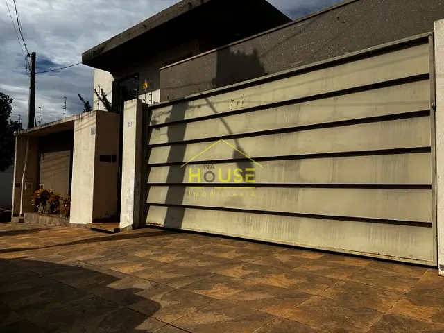 Casa com 250m² 3 quartos e 3 banheiros, à venda, no bairro Jardim Universitário em Votuporanga
