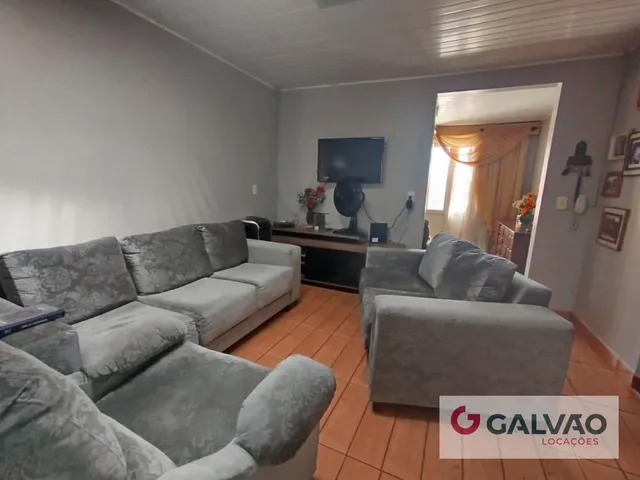 Casa 4 quartos e 2 banheiros, para alugar, no bairro Tarumã em Curitiba