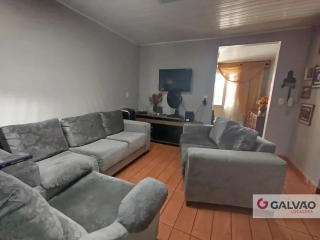 Casa 4 quartos e 1 banheiro, para alugar, no bairro Tarumã em Curitiba
