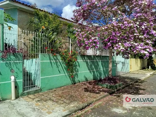 Casa 4 quartos e 1 banheiro, para alugar, no bairro Tarumã em Curitiba