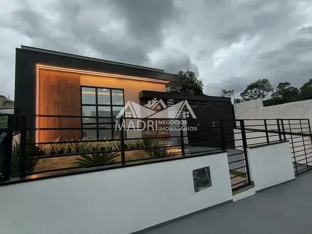 Casa com 200m² 3 quartos e 2 banheiros, à venda, no bairro Forquilhas em São José