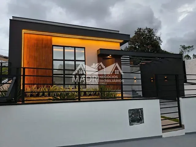 Casa com 200m² 3 quartos e 2 banheiros, à venda, no bairro Forquilhas em São José