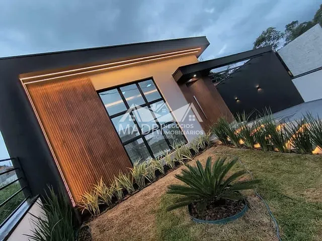 Casa com 200m² 3 quartos e 2 banheiros, à venda, no bairro Forquilhas em São José
