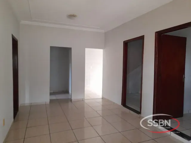 Casa 3 quartos e 2 banheiros, à venda, no bairro Parque Residencial Triunfo em Nova Odessa