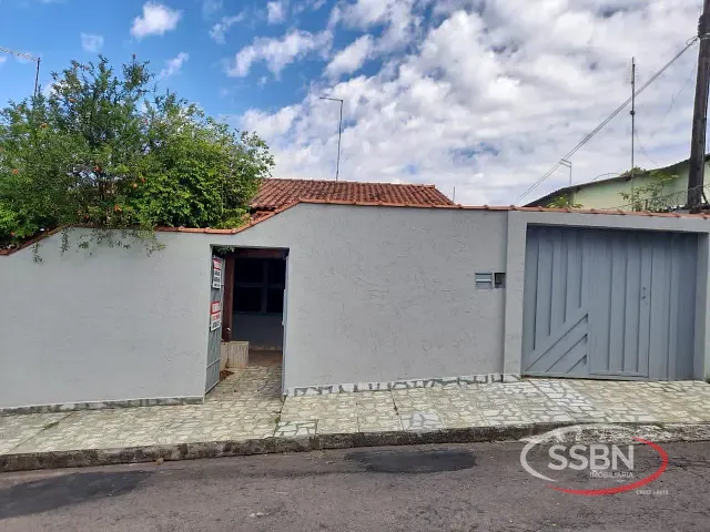 Casa 3 quartos e 2 banheiros, à venda, no bairro Parque Residencial Triunfo em Nova Odessa