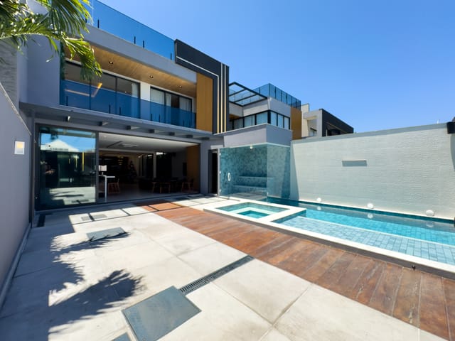 Casa com 490m² 5 quartos e 7 banheiros, à venda, no bairro Recreio dos Bandeirantes em Rio de Janeiro