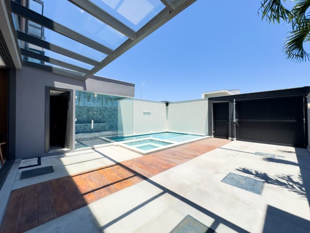 Casa com 490m² 5 quartos e 7 banheiros, à venda, no bairro Recreio dos Bandeirantes em Rio de Janeiro