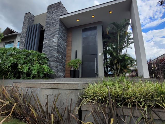 Casa com 460m² 3 quartos e 4 banheiros, à venda, no bairro Estrela em Ponta Grossa