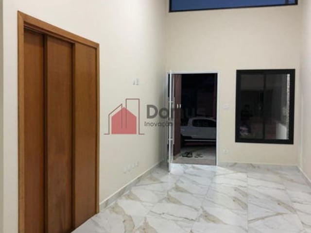 Casa com 200m², à venda, no bairro Vila Prado em Pindamonhangaba