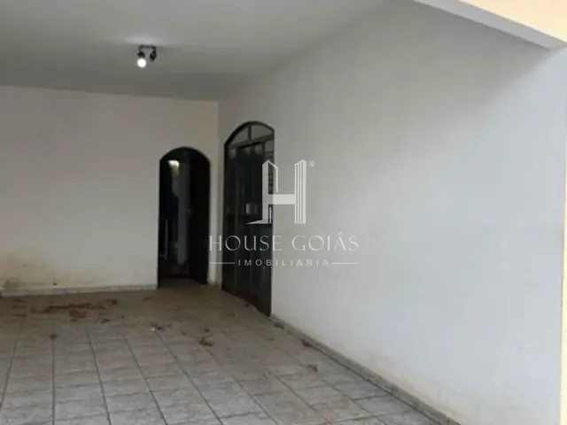 Casa com 595m² 4 quartos e 2 banheiros, à venda, no bairro Vila Lucy em Goiânia