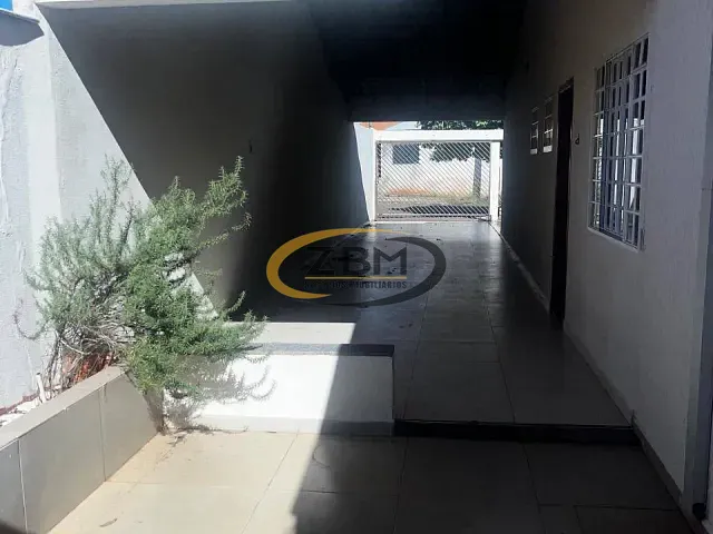 Casa com 250m² 3 quartos e 3 banheiros, à venda, no bairro Loteamento Chamonix em Londrina