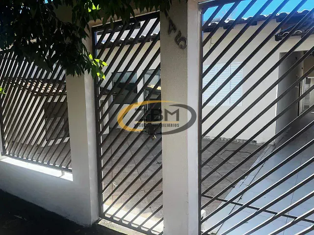 Casa com 250m² 3 quartos e 3 banheiros, à venda, no bairro Loteamento Chamonix em Londrina