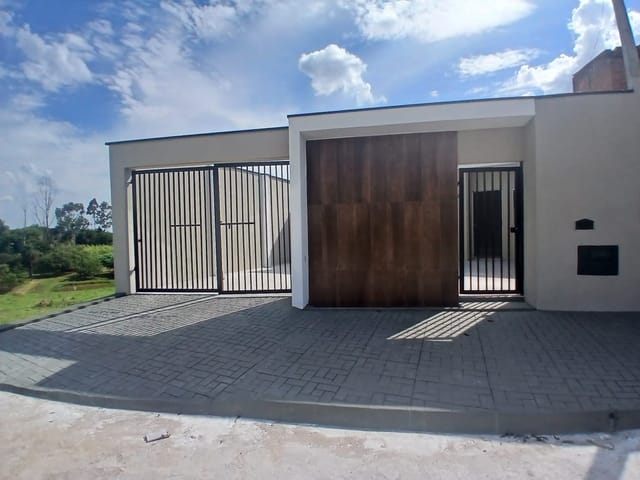 Casa com 203m² 2 quartos e 1 banheiro, à venda, no bairro Jardim das Acácias em São João da Boa Vista