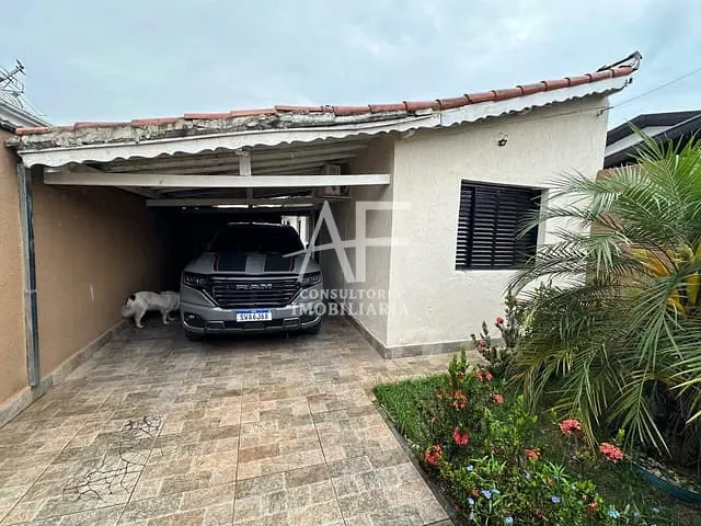 Casa 3 quartos e 2 banheiros, à venda, no bairro Vila Marly em Taubaté