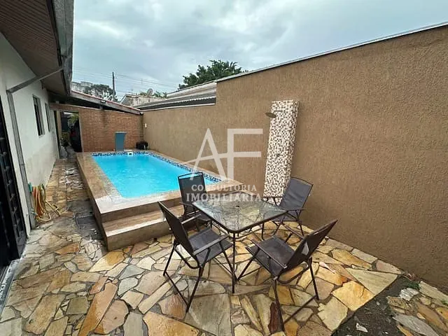 Casa 3 quartos e 2 banheiros, à venda, no bairro Vila Marly em Taubaté