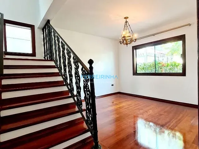 Casa com 341m² 4 quartos e 3 banheiros, à venda ou para alugar, no bairro Urbanova em São José dos Campos