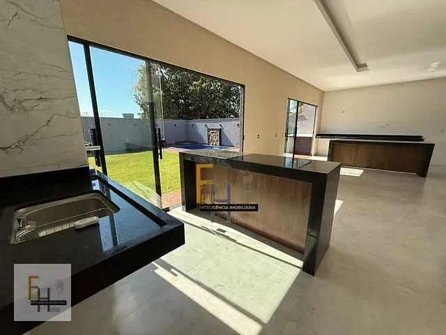 Casa com 360m² 3 quartos e 4 banheiros, à venda, no bairro Garavelo Residencial Park em Aparecida de Goiânia