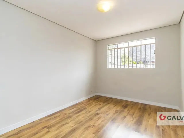 Casa 4 quartos e 2 banheiros, para alugar, no bairro Jardim das Américas em Curitiba