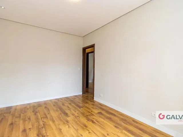 Casa 4 quartos e 2 banheiros, para alugar, no bairro Jardim das Américas em Curitiba