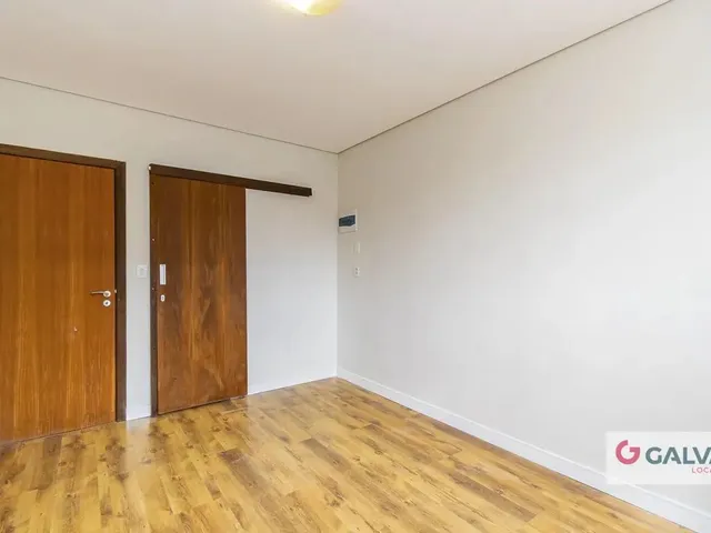 Casa 4 quartos e 2 banheiros, para alugar, no bairro Jardim das Américas em Curitiba