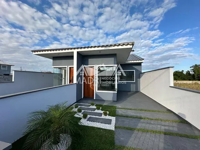 Casa 2 quartos e 1 banheiro, à venda, no bairro Nova Palhoça em Palhoça