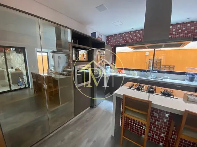 Casa com 408m² 3 quartos e 4 banheiros, à venda, no bairro Chácaras Reunidas São Jorge em Sorocaba