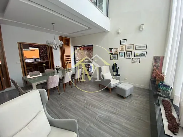 Casa com 408m² 3 quartos e 4 banheiros, à venda, no bairro Chácaras Reunidas São Jorge em Sorocaba