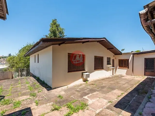Casa com 206m², para alugar, no bairro Vila Assunção em Porto Alegre