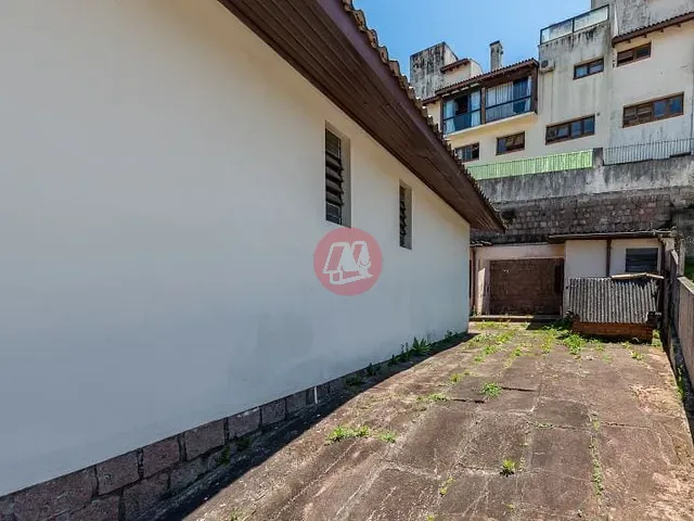 Casa com 206m², para alugar, no bairro Vila Assunção em Porto Alegre