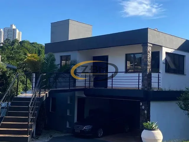 Casa com 435m² 4 quartos e 5 banheiros, à venda, no bairro Parque Residencial Alcântara em Londrina