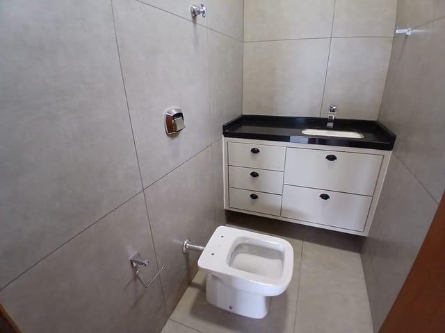 Casa com 300m² 3 quartos e 1 banheiro, para alugar, no bairro Loteamento Fechado Jardim Pôr do Sol em São João da Boa Vista