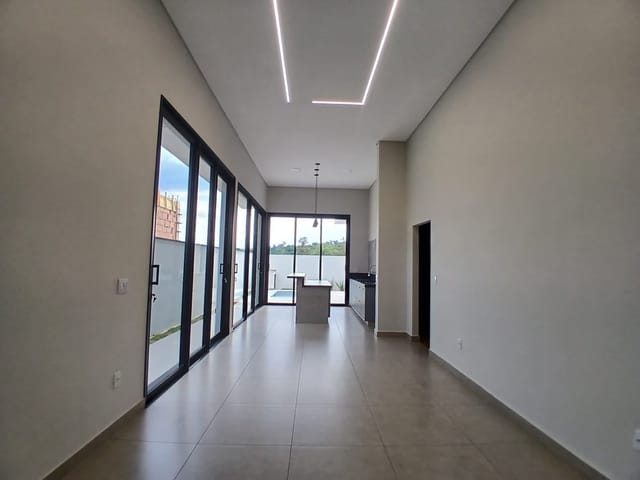 Casa com 300m² 3 quartos e 1 banheiro, para alugar, no bairro Loteamento Fechado Jardim Pôr do Sol em São João da Boa Vista