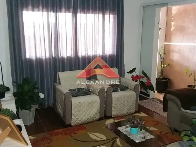 Casa com 168m² 3 quartos e 2 banheiros, à venda, no bairro Vila Tesouro em São José dos Campos