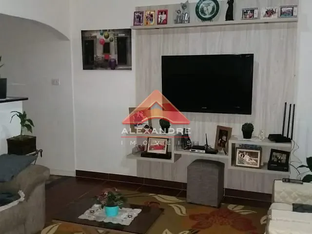 Casa com 168m² 3 quartos e 2 banheiros, à venda, no bairro Vila Tesouro em São José dos Campos
