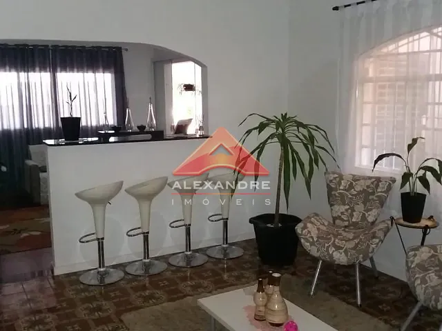 Casa com 168m² 3 quartos e 2 banheiros, à venda, no bairro Vila Tesouro em São José dos Campos