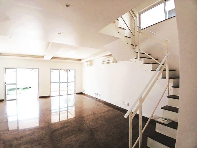 Casa com 260m² 4 quartos e 6 banheiros, à venda, no bairro Recreio dos Bandeirantes em Rio de Janeiro