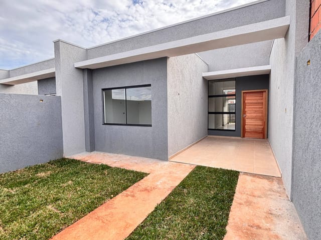 Casa com 62m² 3 quartos e 1 banheiro, à venda, no bairro Uvaranas em Ponta Grossa