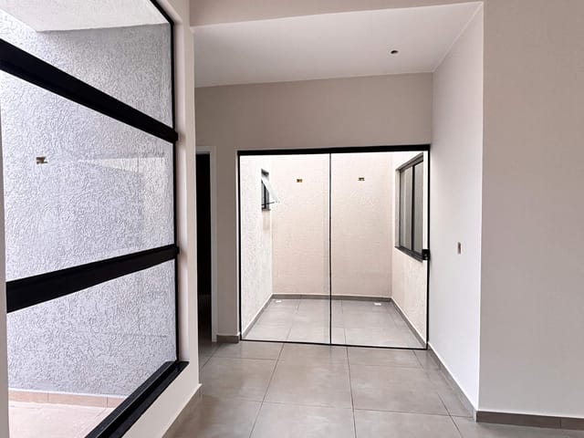 Casa com 62m² 3 quartos e 1 banheiro, à venda, no bairro Uvaranas em Ponta Grossa