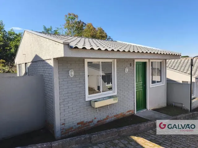 Casa 2 quartos e 1 banheiro, para alugar, no bairro Barreirinha em Curitiba