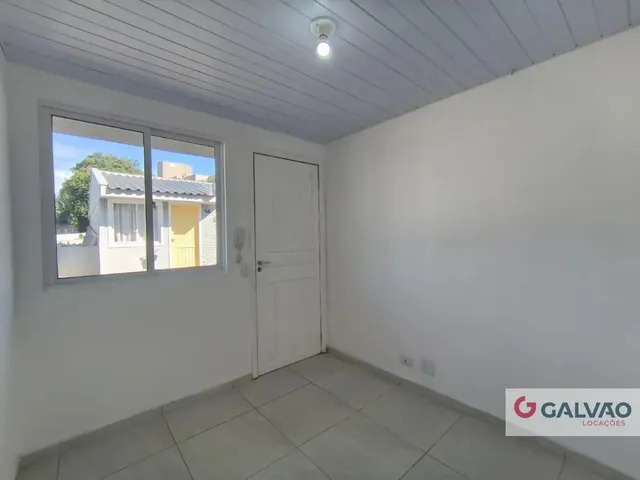 Casa 2 quartos e 1 banheiro, para alugar, no bairro Barreirinha em Curitiba