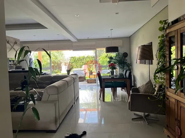 Casa 3 quartos e 4 banheiros, para alugar, no bairro Lomba do Pinheiro em Porto Alegre