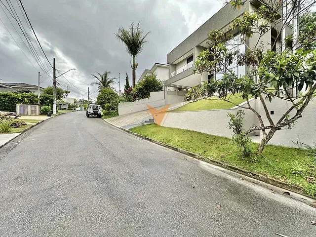 Casa 4 quartos e 4 banheiros, à venda, no bairro Granja Viana em Cotia