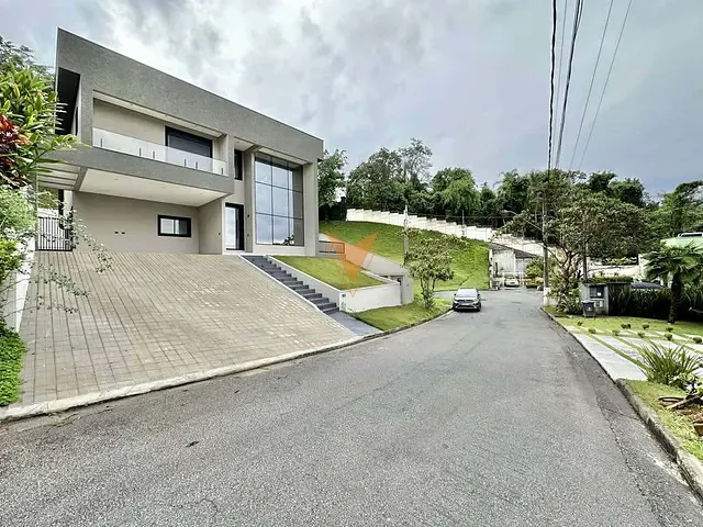 Casa 4 quartos e 4 banheiros, à venda, no bairro Granja Viana em Cotia