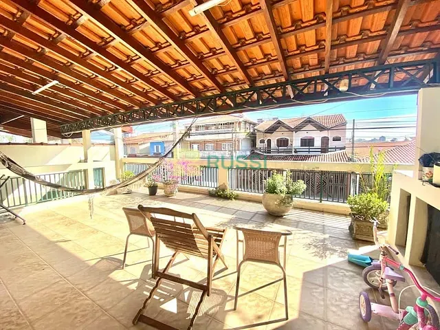Casa com 250m² 4 quartos e 2 banheiros, à venda, no bairro Bosque dos Eucaliptos em São José dos Campos