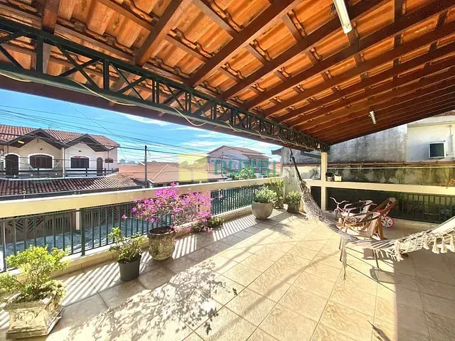 Casa com 250m² 4 quartos e 2 banheiros, à venda, no bairro Bosque dos Eucaliptos em São José dos Campos