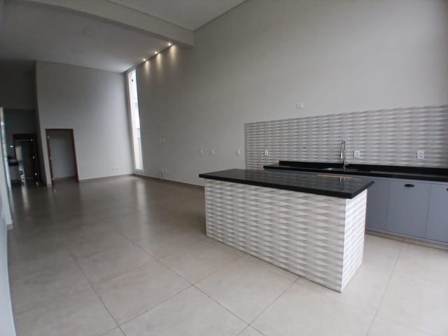 Casa com 300m² 3 quartos e 2 banheiros, para alugar, no bairro Loteamento Fechado Jardim Pôr do Sol em São João da Boa Vista