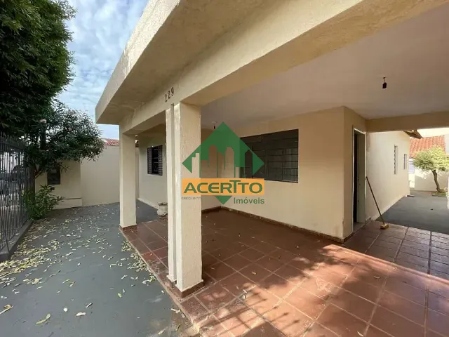 Casa com 250m² 2 quartos e 2 banheiros, à venda, no bairro Jussara em Araçatuba